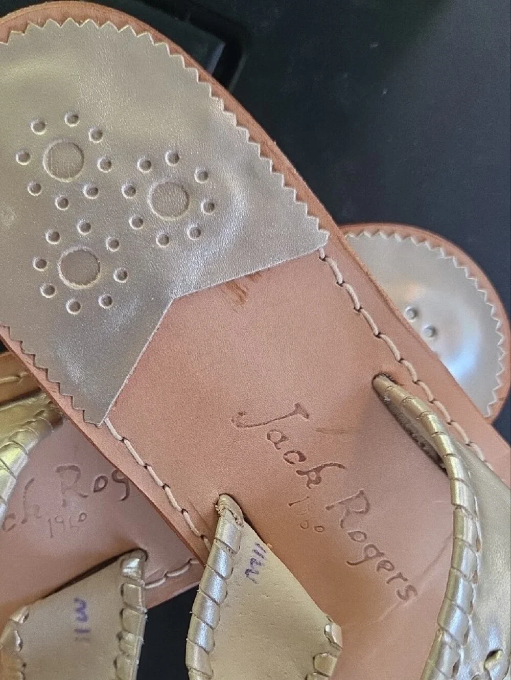 Jack Rogers Gold Metallic Leather Thong Sandals - Women's. Size 11W